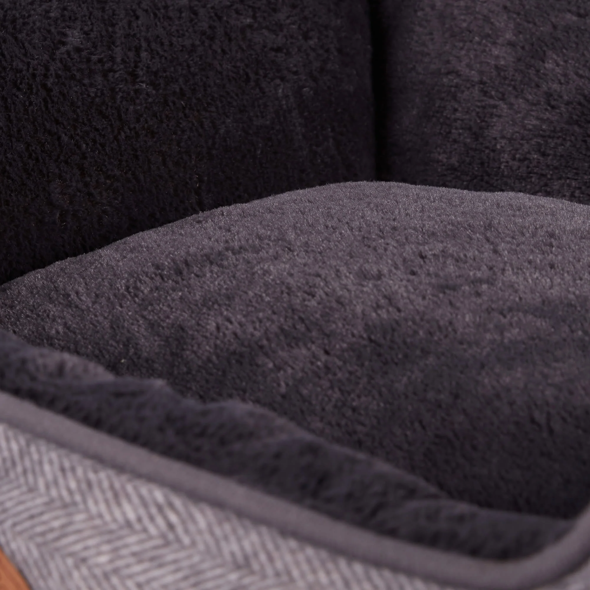 Banbury & Co Herringbone Square Dog Bed - Image 7