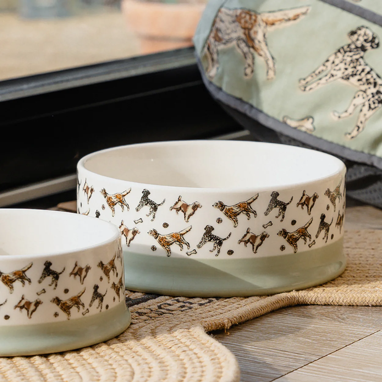 Banbury & Co Rural Retreats Ceramic Pet Bowl - Image 9
