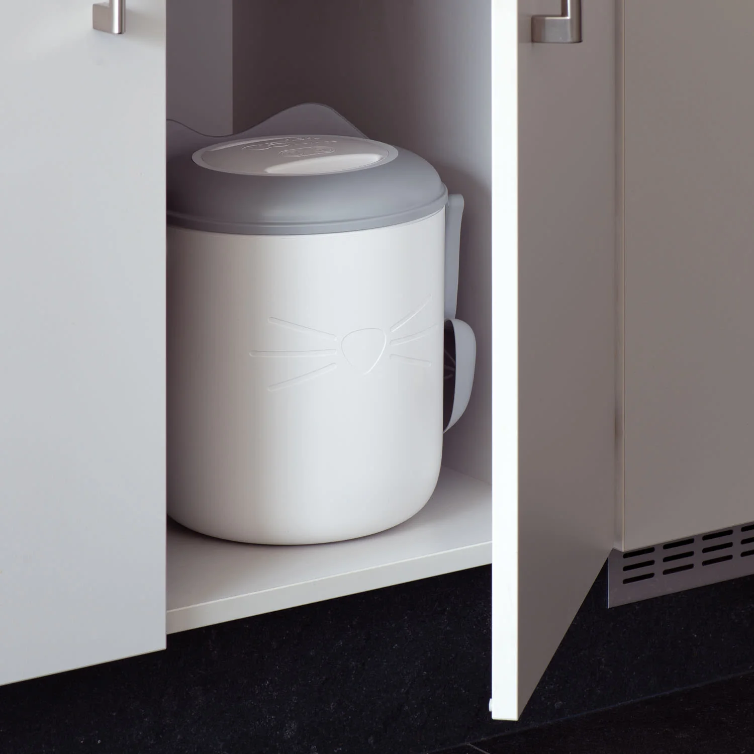 Catit Pixi Smart Vacuum Cat Food Container - Image 4