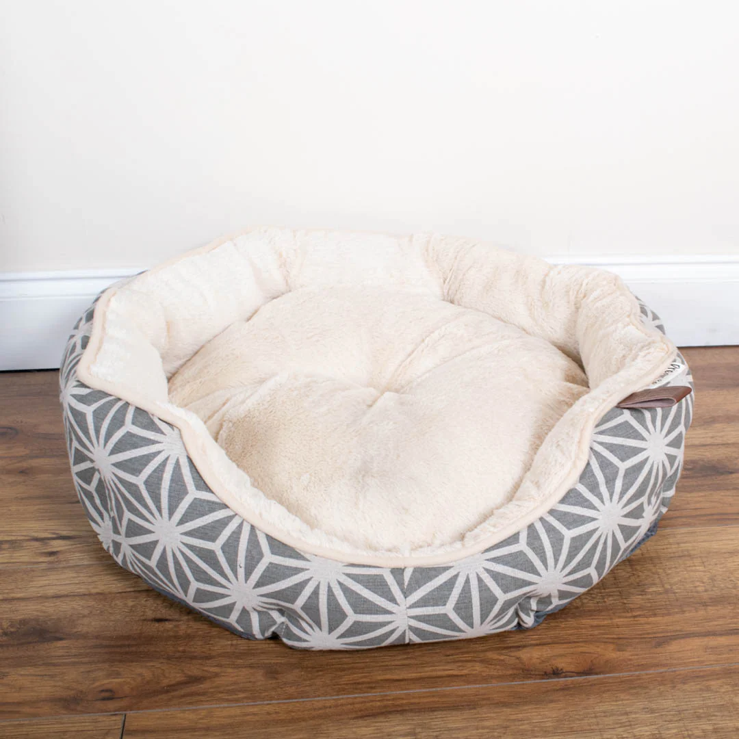 Dream Paws Geometric Cosy Grey Pet Bed - Image 2
