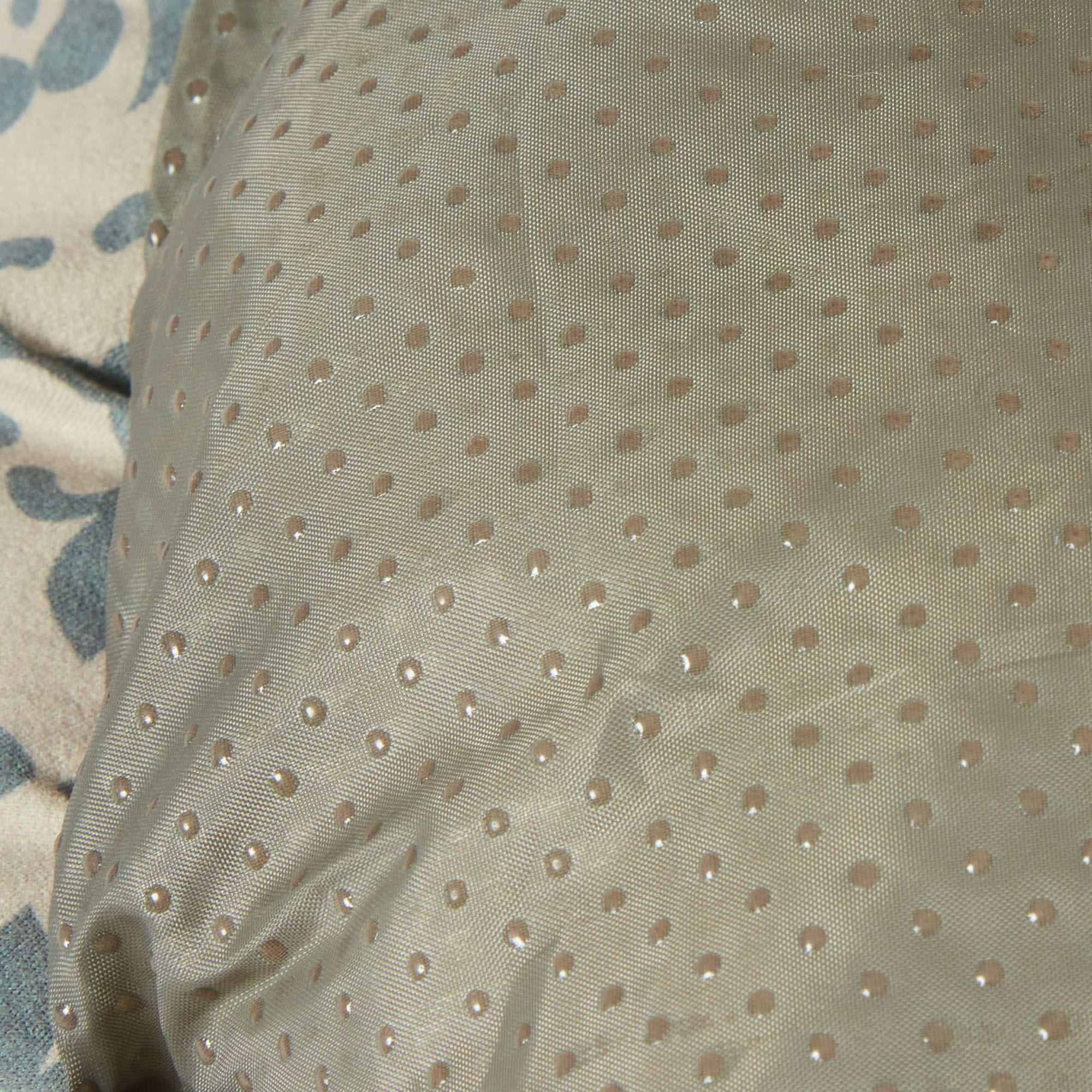 Dream paws Scalloped Grey Pet Bed - Image 10