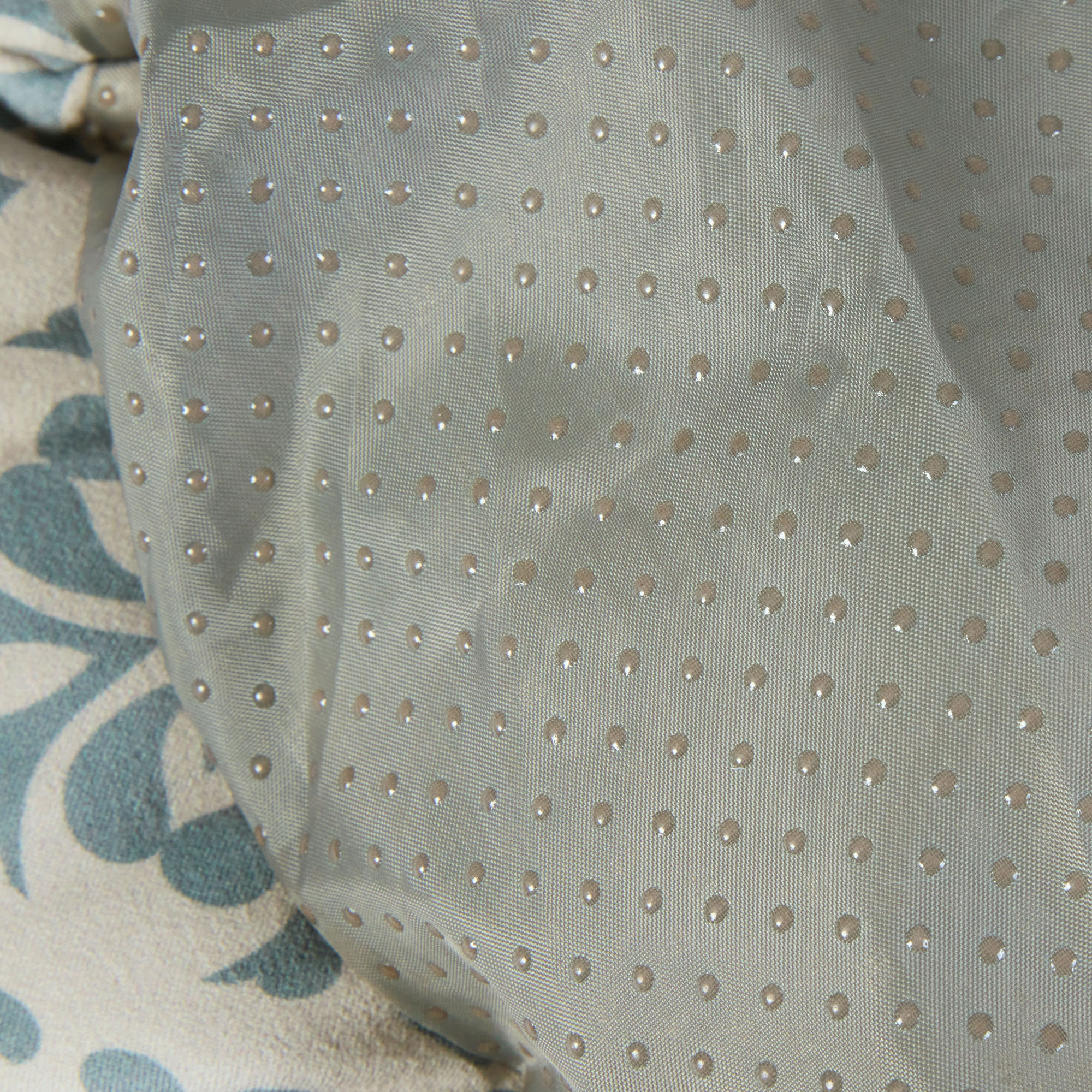 Dream paws Scalloped Grey Pet Bed - Image 11