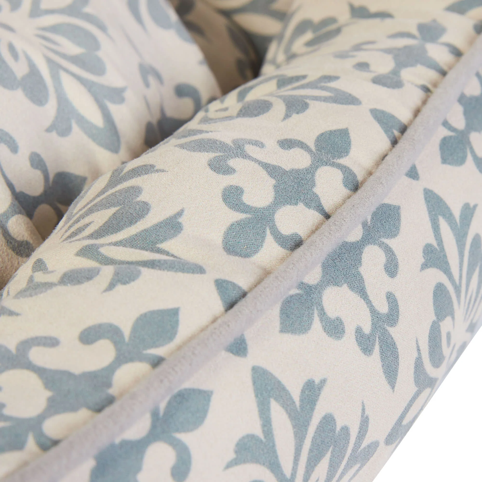Dream paws Scalloped Grey Pet Bed - Image 3