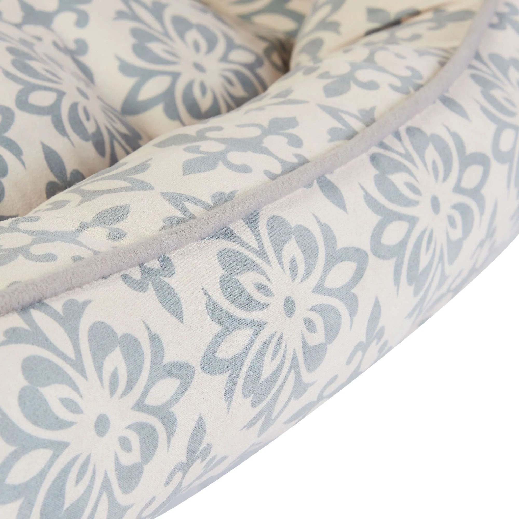 Dream paws Scalloped Grey Pet Bed - Image 4