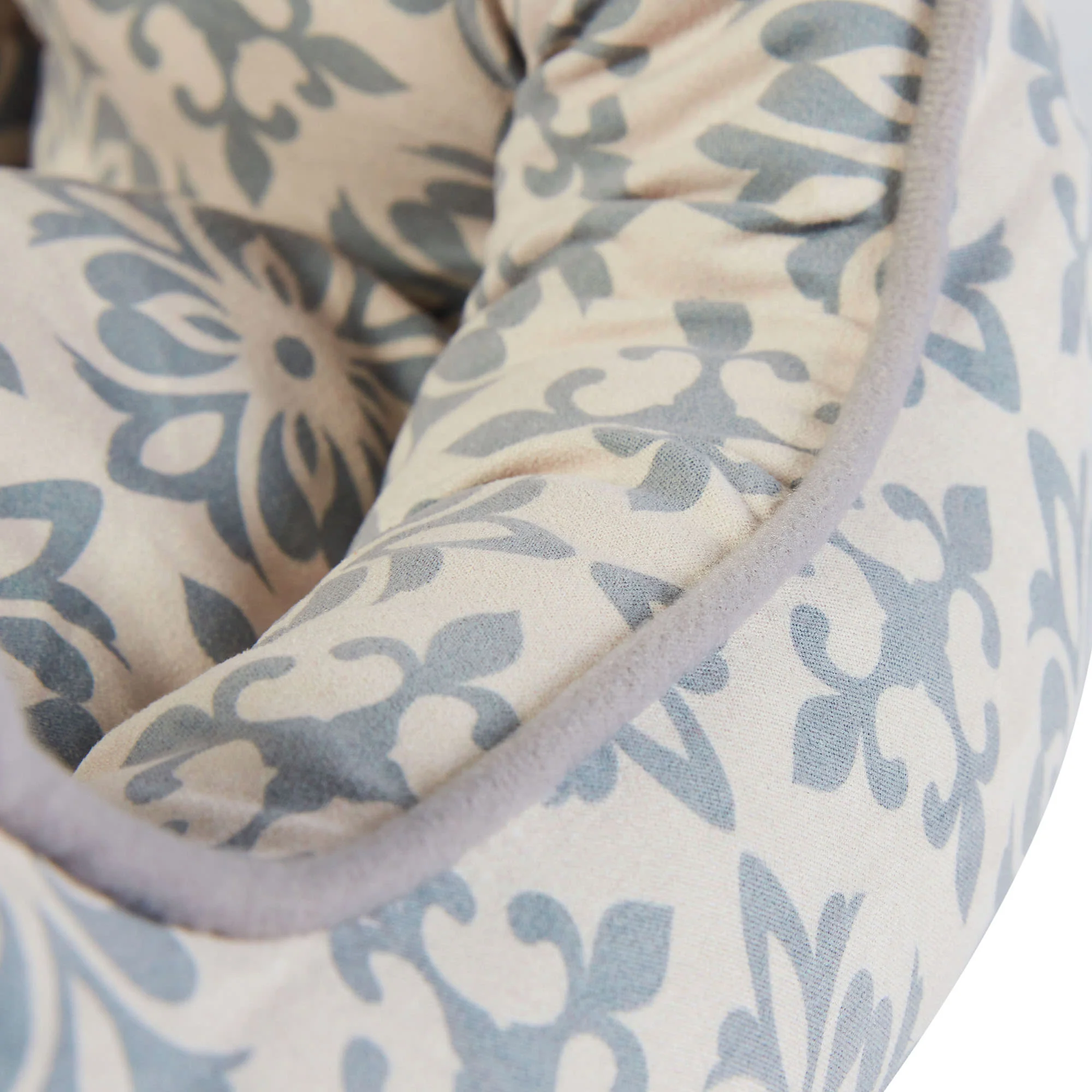 Dream paws Scalloped Grey Pet Bed - Image 5