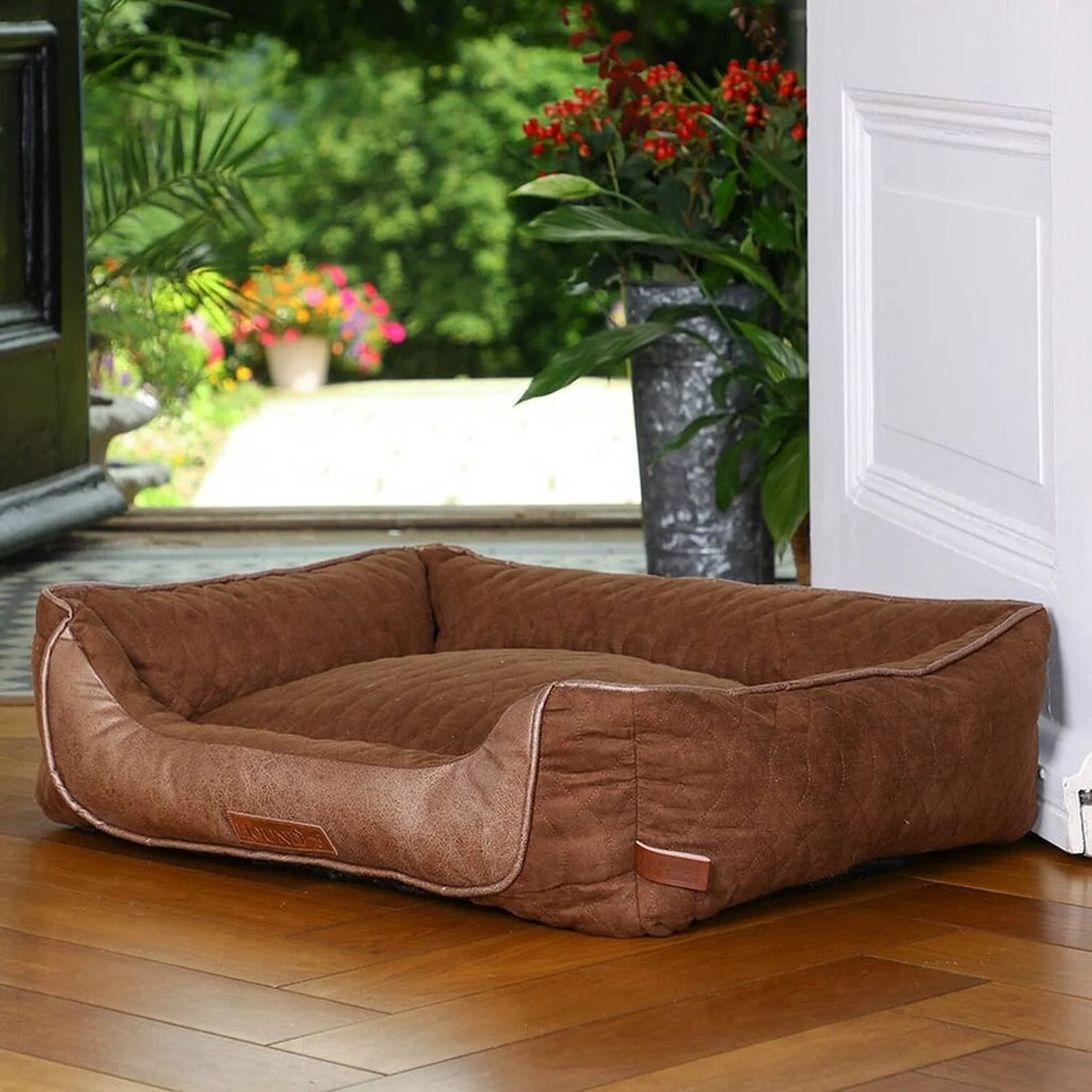 Hound Premium Dog Quilted Sofa Bed with Faux Leather Panel - Image 2