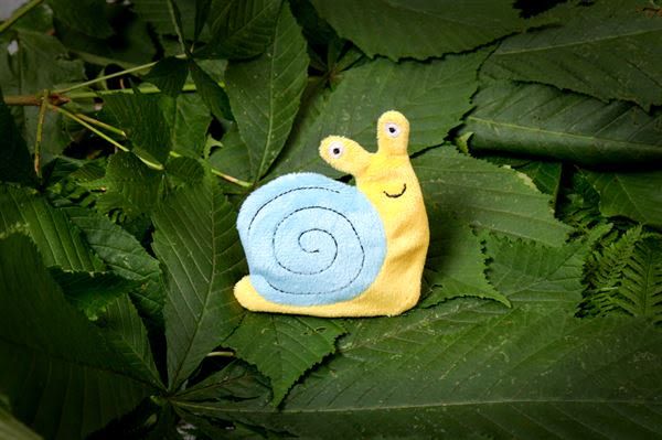 Ministry of Pets Sam the Snail Catnip Tube Cat Toy - Image 2